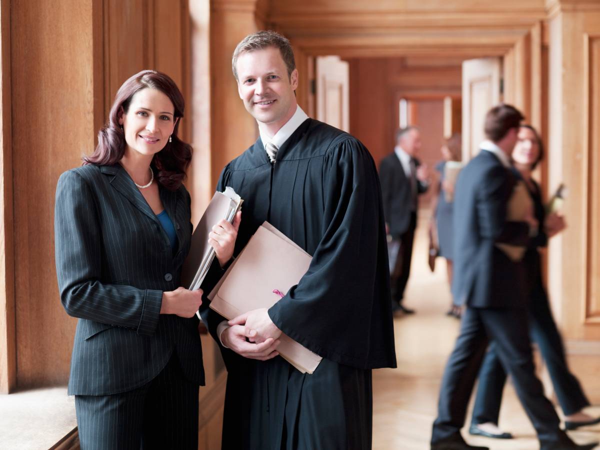 Quels critères pour choisir un avocat adapté à vos besoins ?