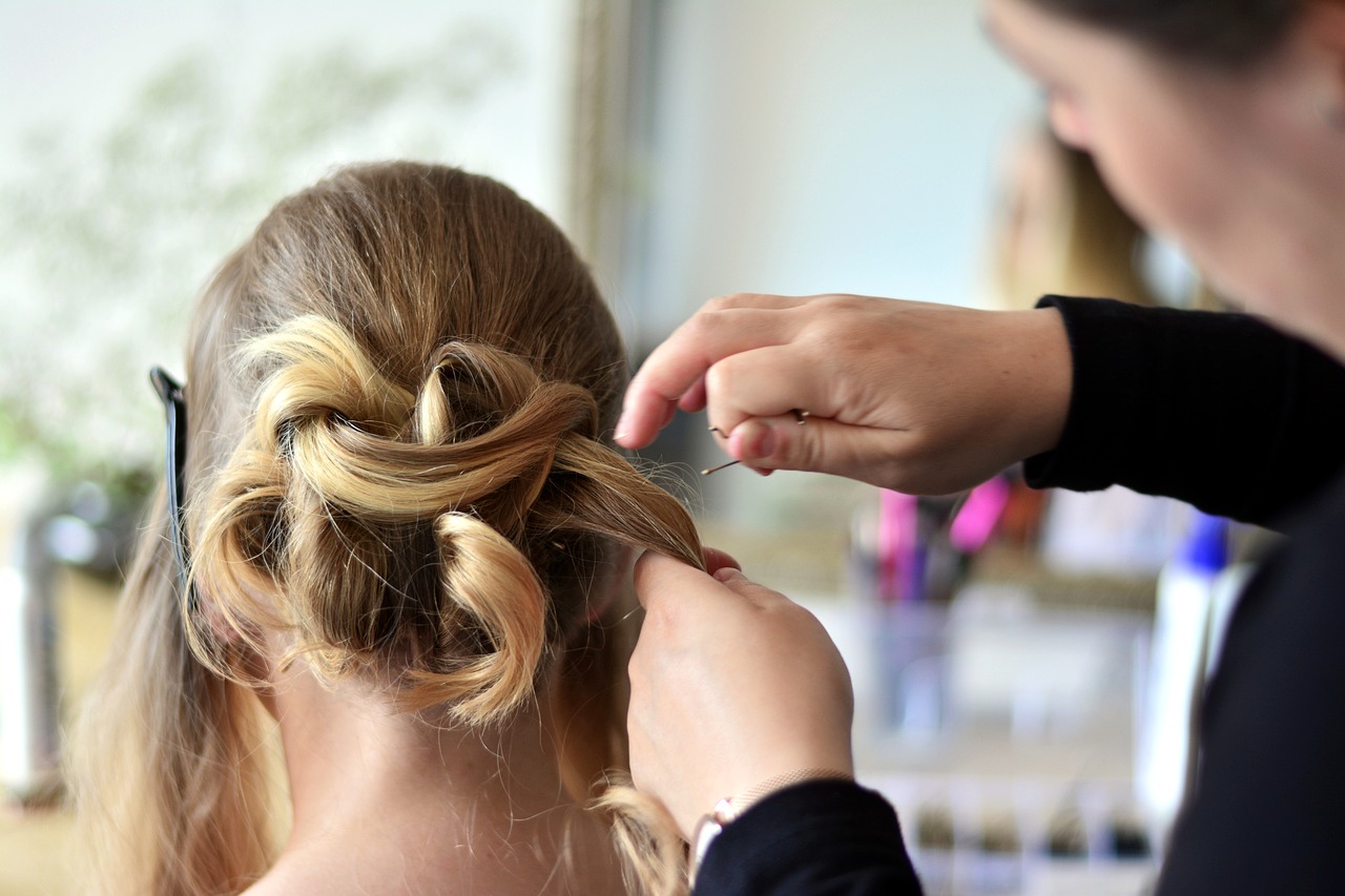 La loi et la coiffure à domicile : tout ce que vous devez savoir