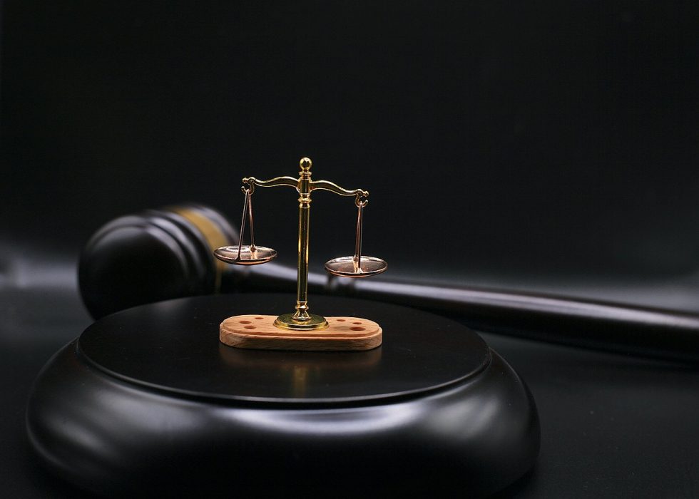 Le choix de la robe d’avocat : une question d’identité professionnelle