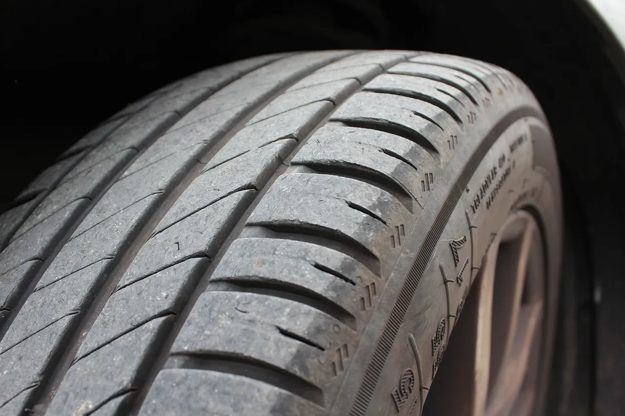 La réglementation des pneus hiver : ce que les automobilistes doivent savoir
