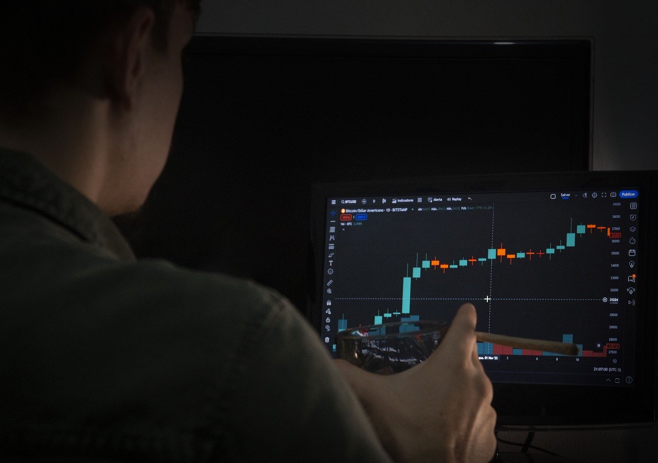 Les arnaques financières : comment Warning Trading protège les épargnants français