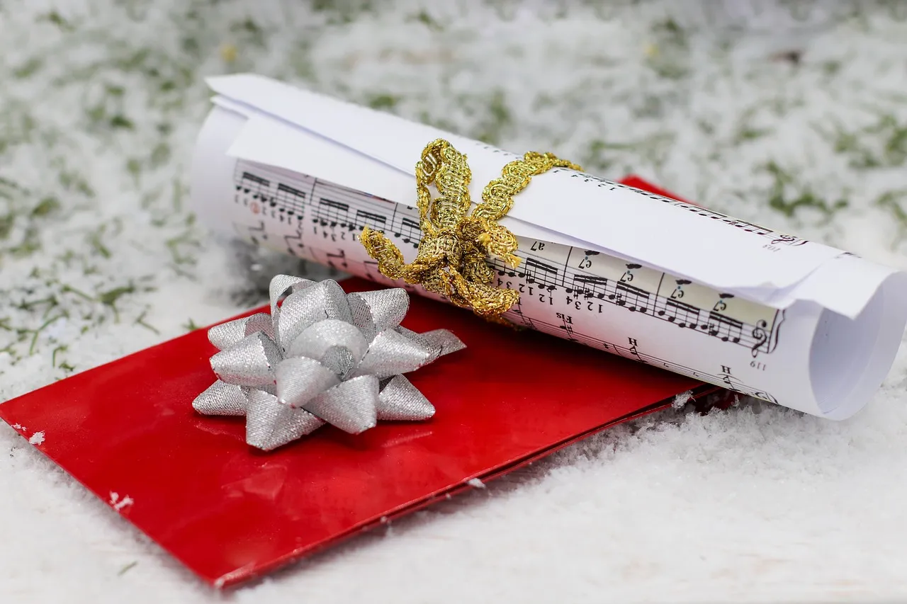 Comprendre la fiscalité des chèques-cadeaux pour les CSE : avantages et obligations