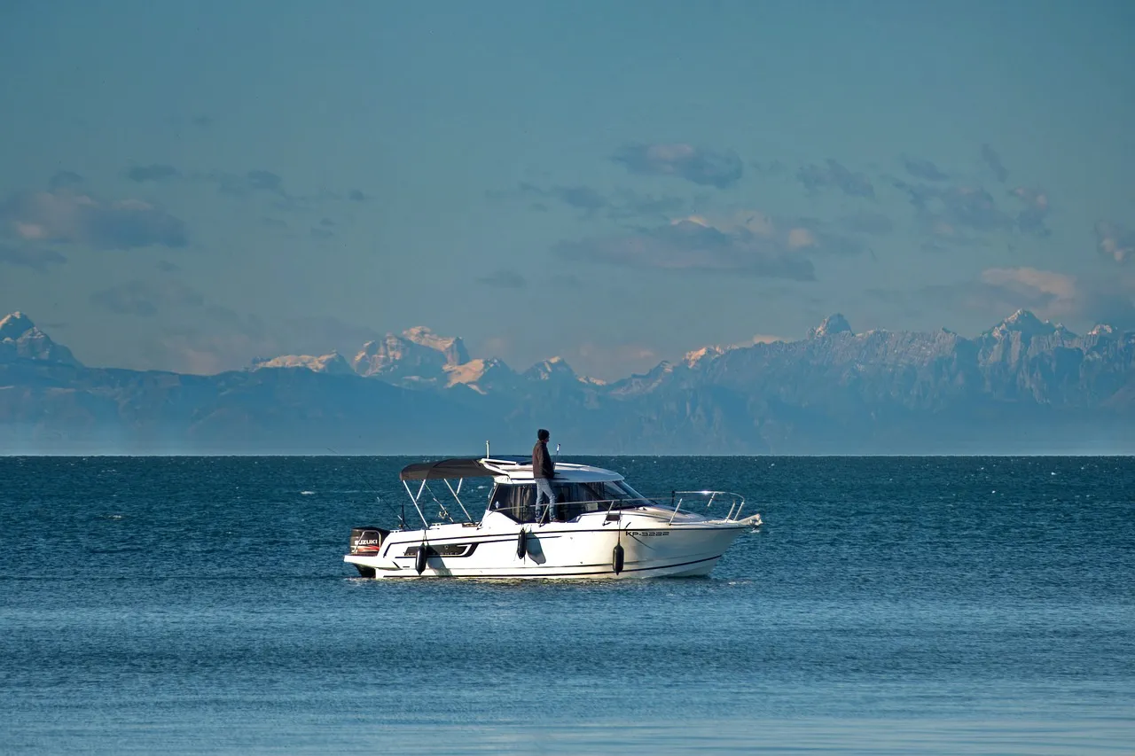 Règles de l’océan : comment la réglementation maritime façonne le domaine juridique ?