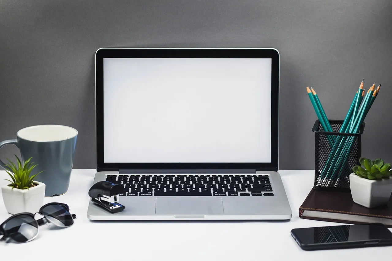 Comment faire la différence en ligne ? La création de site internet pour les professionnels du droit expliquée